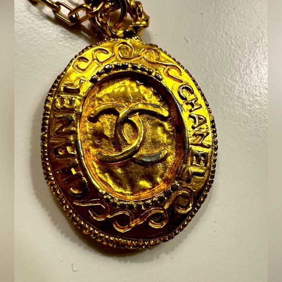 Chanel Vintage Gold Plated CC Medallion Pendant Necklace - Picture 13 of 15